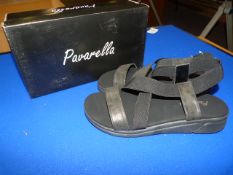 *Pavarella Size: 5 Black Shoes