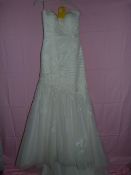*Jai Bridal Size: 8 Wedding Dress