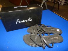 *Pavarella Size: 8 Black Shoes