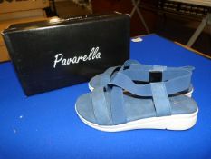 *Pavarella Size: 5 Navy Shoes