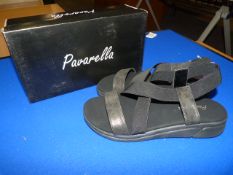 *Pavarella Size: 4 Black Shoes