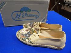 *Vulcarini Size: 40 Beige Shoes
