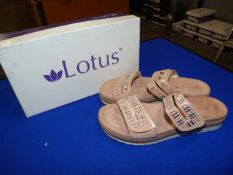 *Lotus Size: 5 Pink Shoes
