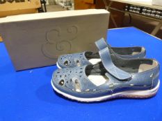 *Fleet & Foster Size: 5 Blue Shoes