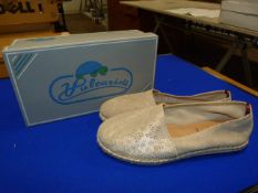 *Vulcarini Size: 36 Beige Shoes