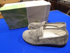 *Celiaruiz Size: 41 Grey Shoes
