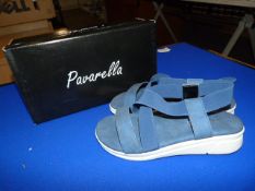*Pavarella Size: 6 Navy Shoes
