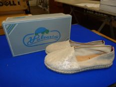 *Vulcarini Size: 38 Beige Shoes