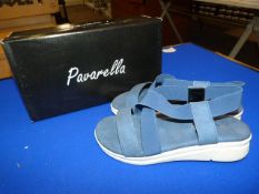 *Pavarella Size: 5 Navy Shoes