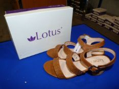 *Lotus Size: 4 Tan Shoes
