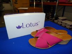 *Lotus Size: 3 Pink Patterned Shoes