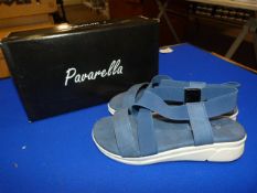 *Pavarella Size: 5 Navy Shoes