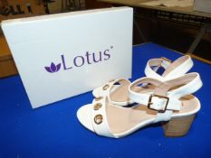 *Lotus Size: 5 White Shoes