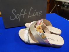*Soft Line Size: 4 Flower Combination Shoes