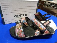 *Winters Size: 6 Black Shoes
