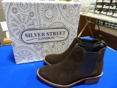 Silver Street Size: 4 Brown/Navy Shoes