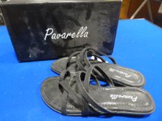 *Pavarella Size: 3 Black Shoes