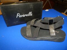 *Pavarella Size: 8 Black Shoes