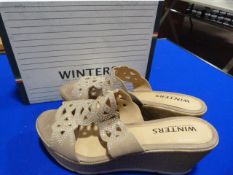 *Winters Size: 8 Shoes