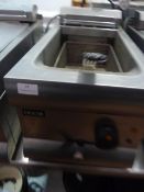 * Lincat counter top single fryer with basket