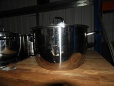 *Twin Handled Stainless Steel Pan with Cover