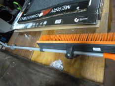 *Power Grip Home Valet Sweeping Brush