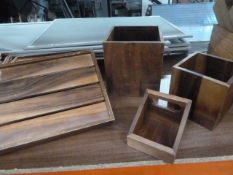 * 6 x wooden boxes ideal for displays
