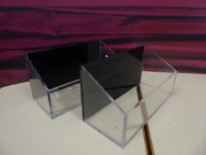* 2 x acrylic stands