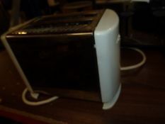 * small 2 slice white toaster