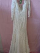 *Size: 8 Ivory Wedding Dress