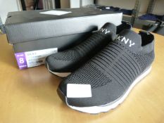 *DKNY Slip On Shoes Size: 5.5