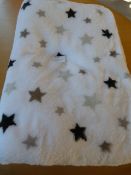 *Small Star Patterned Throw