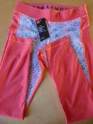 *Under Armour Women's Size: L Sports Leggings