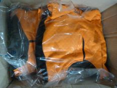 ~8 Sports Tops Size: L