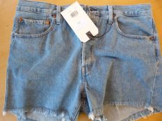 *Levi's High Rise Shorts Size: 31