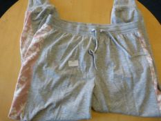 *Life Live Love Lounge Pants Size: M