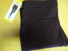 *DKNY Women's Size: S Merlot Jeans