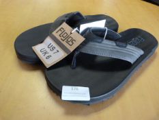 *Flojos Size: 6 Black Flip Flops