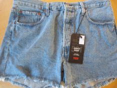 *Levi's High Rise Shorts Size: 31