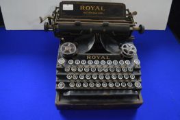 Royal Standard Typewriter by the Royal Typewriter Company New York, USA