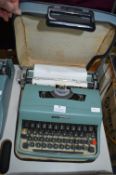 Olivetti Lettera 32 Manual Typewriter with Original Carry Case