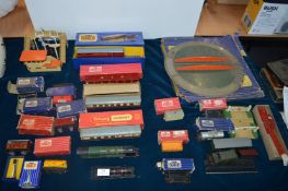 Hornby Dublo Good Vehicles, Turntable, Boxed Mail Van Set, etc.
