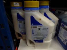 * 3 x 4.5kg machine dishwashing detergent and destainer