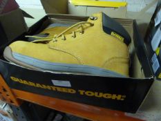 *Pair of Dewalt Work Boots Size: 10