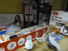 *Mixed Lot Including Grinders, Deep Fat Fryer, Han