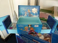 *Disney Frozen Makeup Box