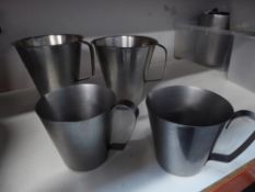 * 4 x gravy/sauce jugs