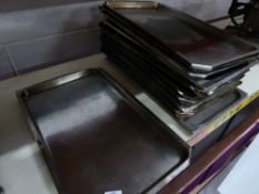 * 15+ x baking trays