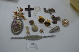 Vintage Costume Jewellery; Brooches, etc.