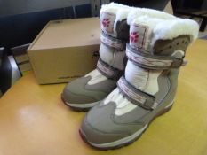 *Girl's Snowflake Texapore Boots in White Sand Siz